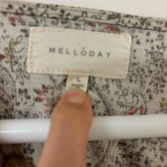 Melloday blouse gray with small flowers size large - Picture 3 of 6